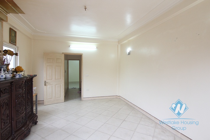 House for rent in Tay Ho with 05 bedrooms, 05 bathrooms.